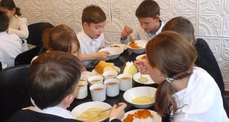 Бесплатное горячее питание: сколько учеников охватят на Запорожье