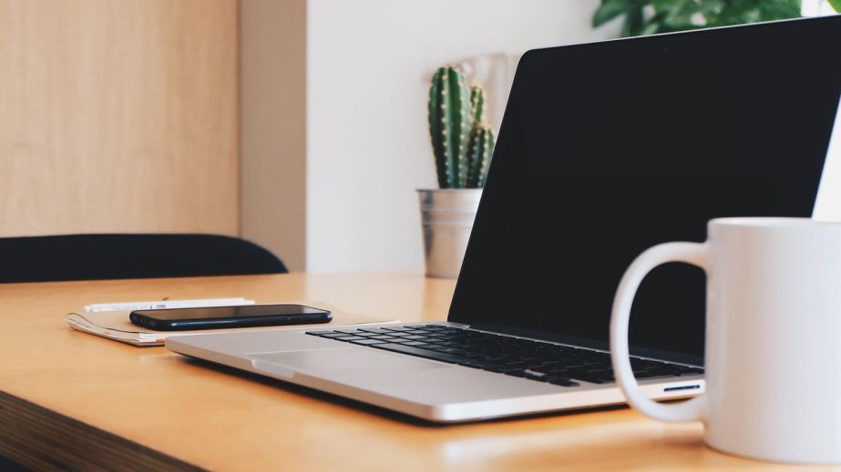 Штраф за коментар: на окупованому Запоріжжі покарали дівчину за старий допис