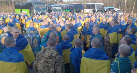 Ще 277 українських воїнів повернулися з російського полону