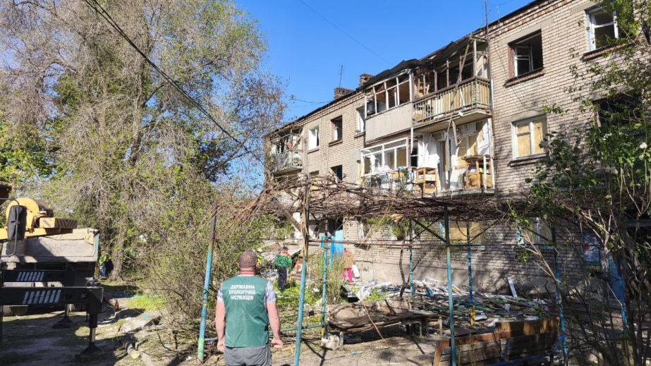 Екоінспекція виявила масштабне забруднення після "прильотів” у Запоріжжі