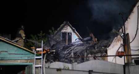 Три людини дістали поранень внаслідок атаки росіян на Запоріжжя – кадри рятувальної операції