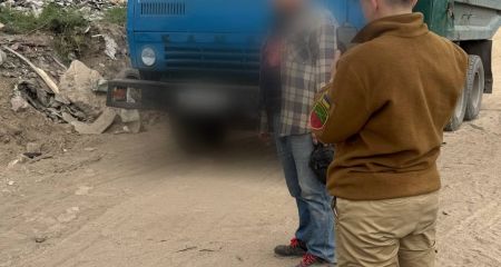 Вивантажив сміття й утік: у Запоріжжі затримали порушника благоустрою