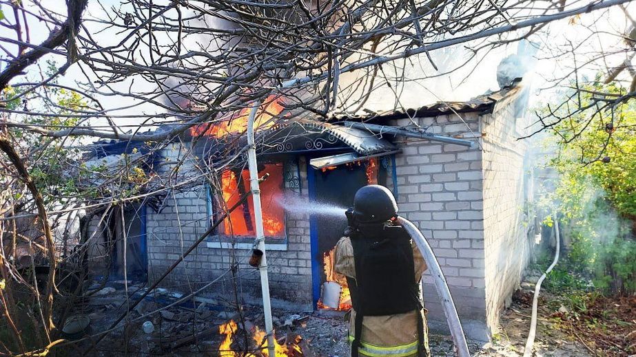 284 удари: росіяни гатили з артилерії, РСЗВ і запускали дрони по населених пунктах на Запоріжжі