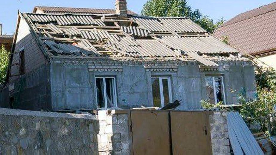 Повреждены дома, инфраструктурный объект, авто: армия РФ нанесла 343 удара по Запорожскому региону
