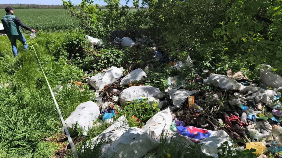 Чергове сміттєзвалище зафіксували екоінспектори на Запоріжжі