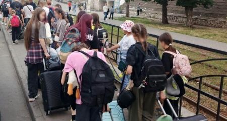Оккупанты вывозят запорожских детей из Приазовья на "отдых" вглубь России