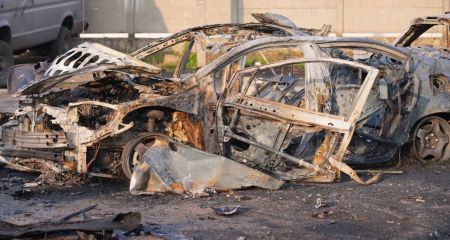 Из-за дроновой атаки дотла выгорела автостоянка в центре Запорожья – кадры