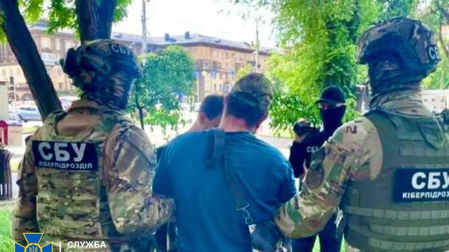 За 17000 доларів пропонував запоріжець послуги з переправлення за кордон, – СБУ