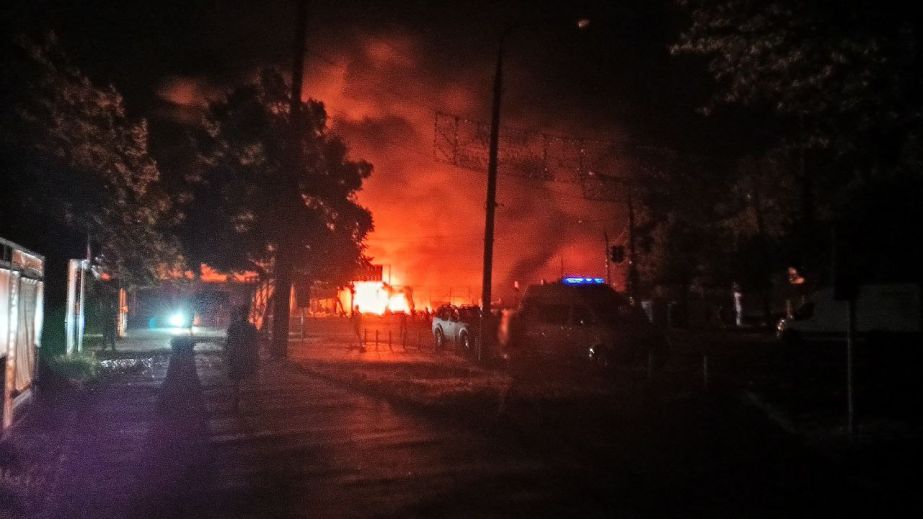 Якими були перші хвилини після ударів по Запоріжжю – кадри