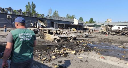 После атаки дронов в Запорожье выявили полгектара мусора