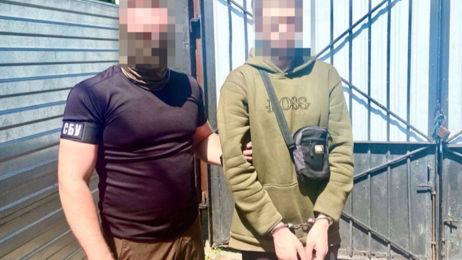 За деньги спецслужбы РФ наркоман поджег в Запорожье несколько автомобилей ВСУ
