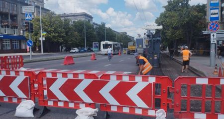 На время ремонта в центре Запорожья перенесли остановку транспорта