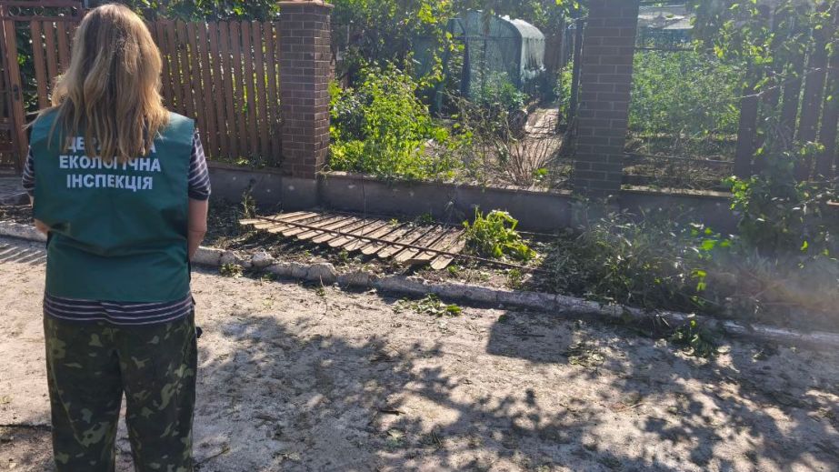 Екологи обстежили приватний сектор Запоріжжя після нічного обстрілу