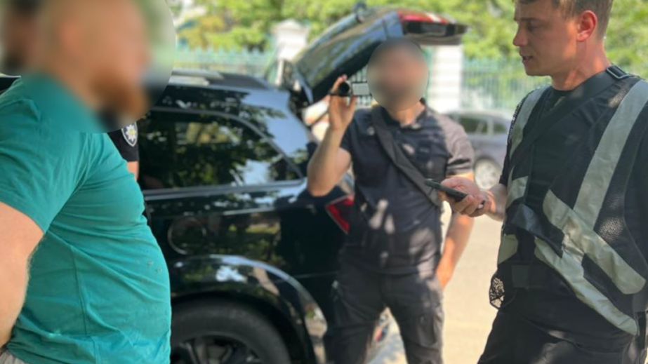 Чоловік посадовиці ТЦК у Запоріжжі вимагав частину виплати у вдови військового