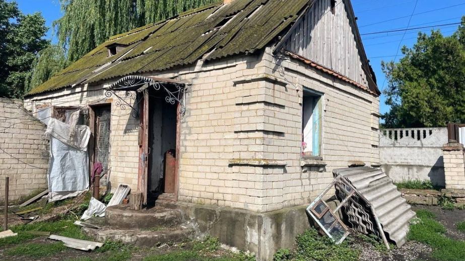 Три человека ранены: враг нанес 482 удара по громадам Запорожья
