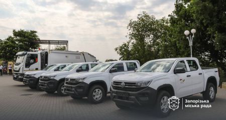 Новые пикапы от немецкого GIZ получили запорожские чиновники и коммунальщики