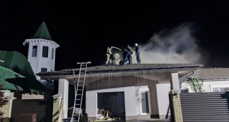 Дві багатоповерхівки та приватний будинок постраждали від нічної атаки в Запоріжжі