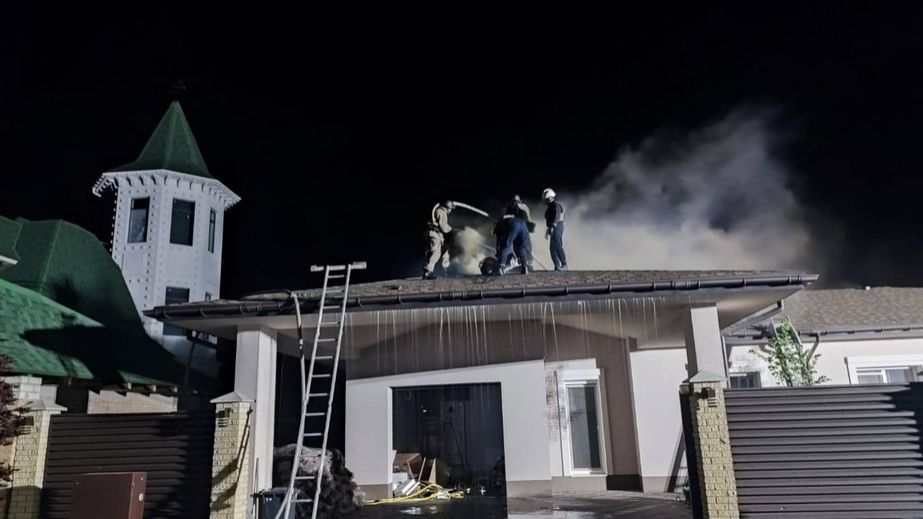 Две многоэтажки и частный дом пострадали от ночной атаки в Запорожье