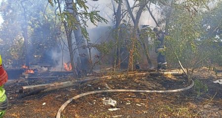Понад три гектари сухої трави горіли на Запоріжжі через ворожі атаки