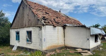 Російський FPV-дрон поцілив у приватний будинок на Запоріжжі