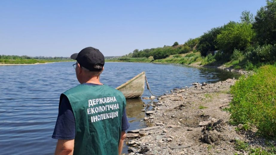 Погіршення якості води в озері Запорізького району фіксують екологи