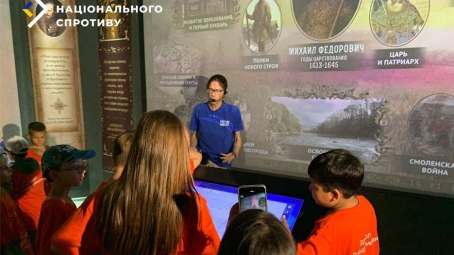 Росіяни промивають дітям мізки через псевдорелігійні заходи на ТОТ