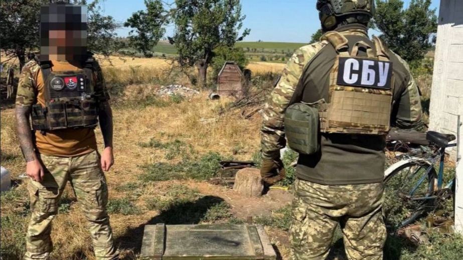 На Запоріжжі перехопили "трофейну" зброю, призначену місцевому криміналітету – кадри СБУ