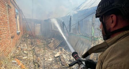 Масштабні пожежі: десятки будинків палали на Запоріжжі через обстріли