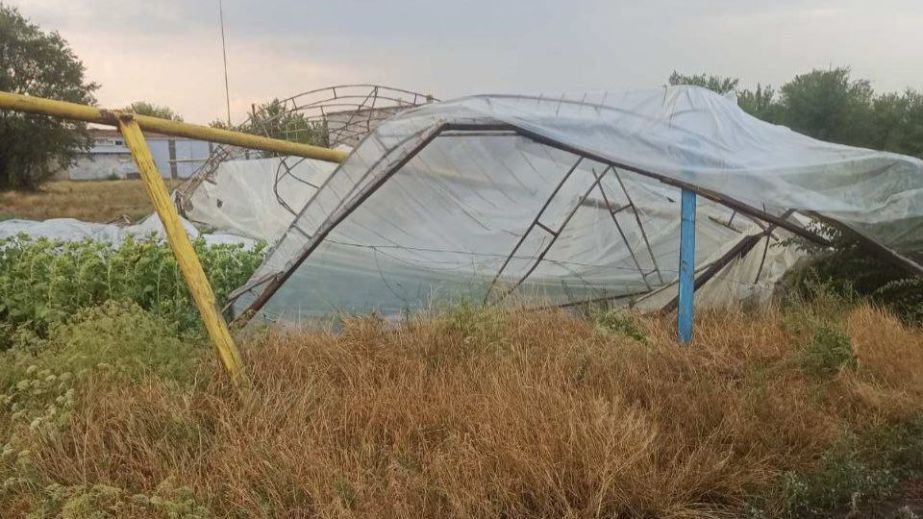Ураган вывел из строя газопровод в двух населенных пунктах на Запорожье