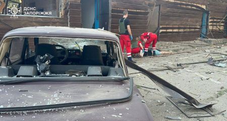 Обстрел базы отдыха под Запорожьем: медики борются за жизнь шести пострадавших