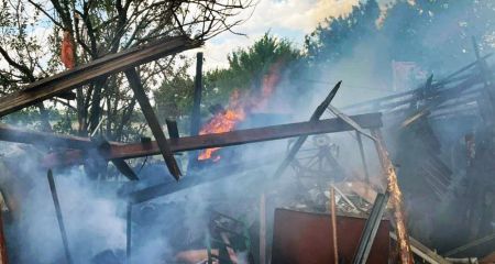Россияне обстреляли 14 городов и сел на Запорожье: разрушены дома