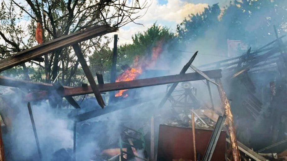 Россияне обстреляли 14 городов и сел на Запорожье: разрушены дома