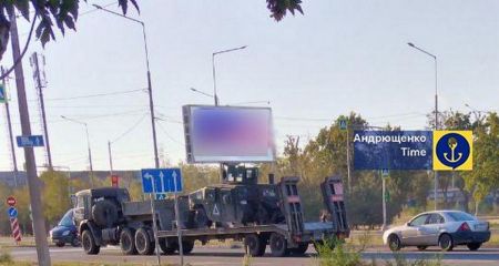 Окупанти тягнуть розбиту на Запоріжжі техніку на ремонт до Бердянська – кадри