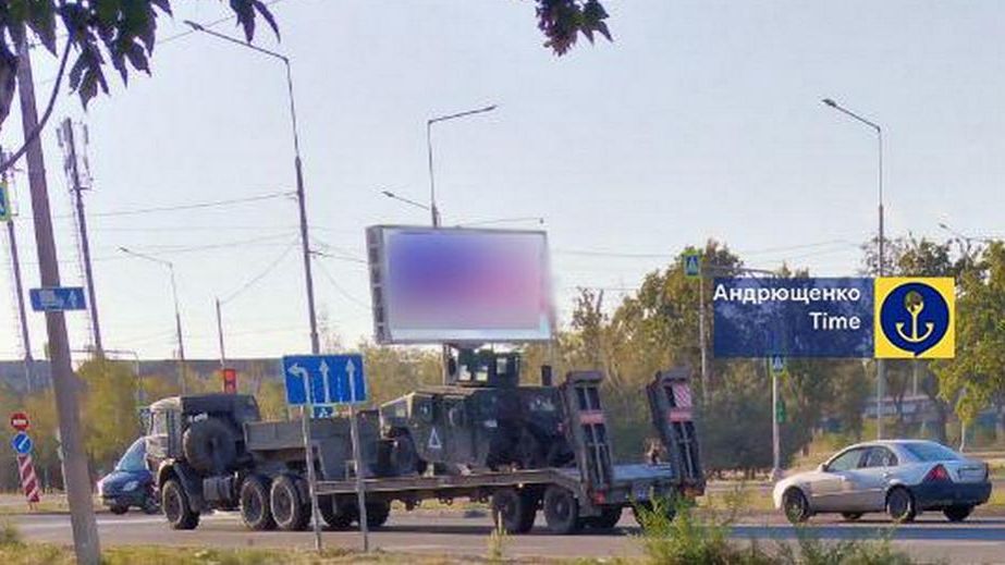 Оккупанты тянут разбитую на Запорожье технику на ремонт в Бердянск – кадры
