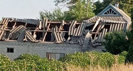 Четверо раненых и разрушения: враг 495 раз ударил по общинам Запорожья