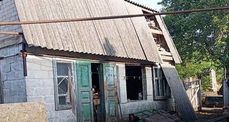 Раненая и разрушения: враг почти 600 раз ударил по общинам Запорожья