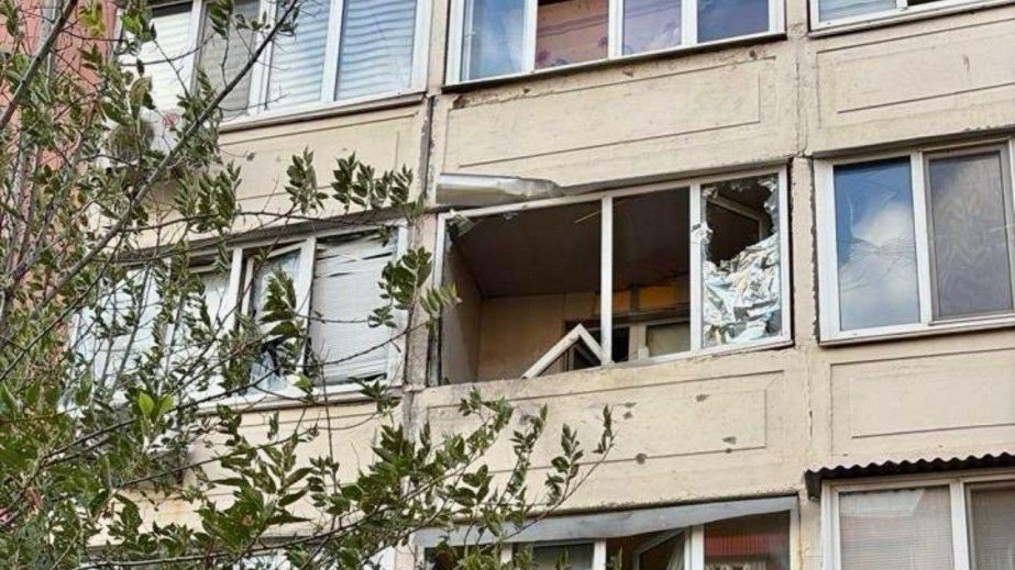 Вражеский БпЛА попал в многоэтажку в Запорожье – последствия