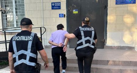 У селі під Запоріжжям жінка обкрадала домівки евакуйованих жителів