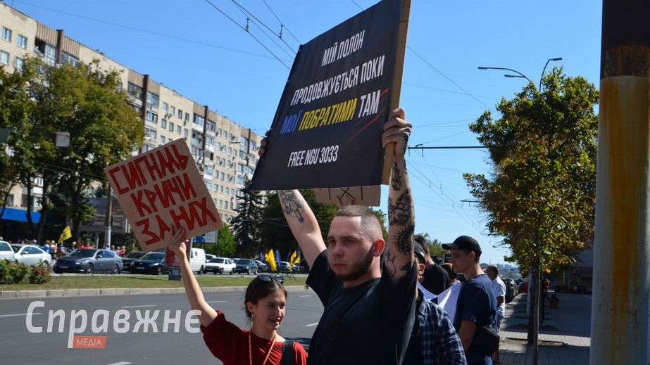 Колишні бранці й ветерани у Запоріжжі нагадують про побратимів у катівнях РФ