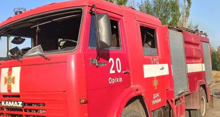 Россияне ударили по служебному авто ГСЧС на Запорожье