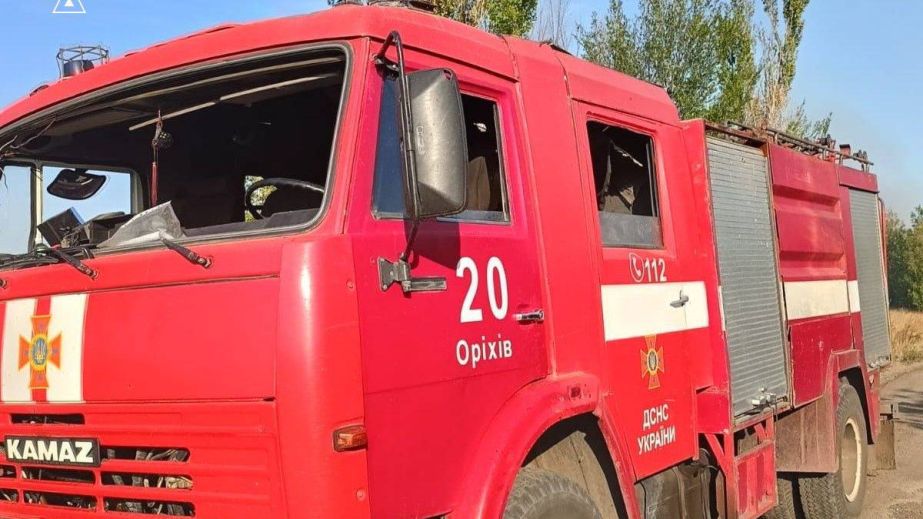 Росіяни вдарили по службовому авто ДСНС на Запоріжжі
