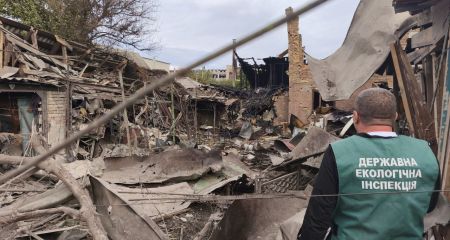 Воронки от снарядов: экологи показали последствия атаки на Запорожье