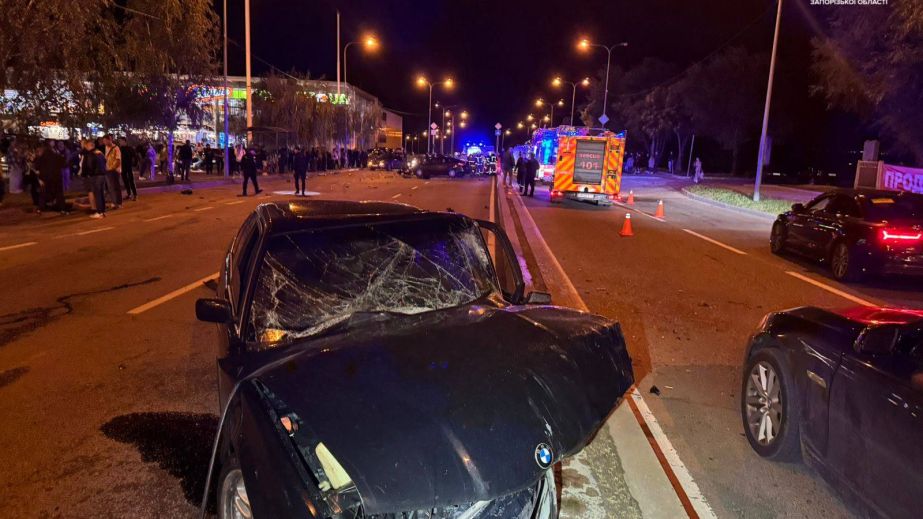 В автопригоді з BMW у Запоріжжі постраждали два водії