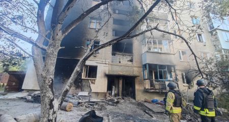 На Запорожье горела пятиэтажка после удара РФ – детали от ГСЧС