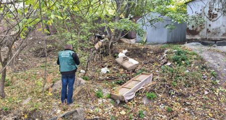 Поблизу багатоповерхівки в Запоріжжі утворилося сміттєзвалище