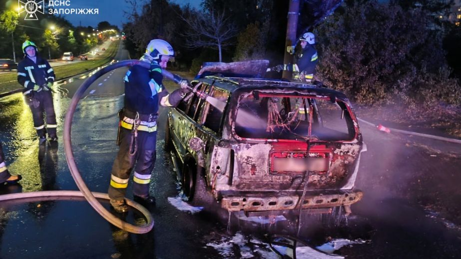 Три автомобілі спалахнули за вечір у Запоріжжі – що відомо