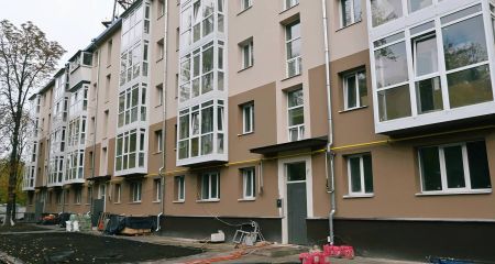 Как восстанавливают поврежденную пятиэтажку в центре Запорожья – кадры