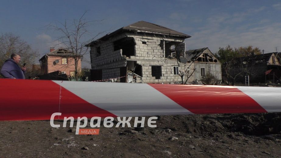 "Дом весь затрясся": что рассказывают жители о ночной атаке на Запорожье