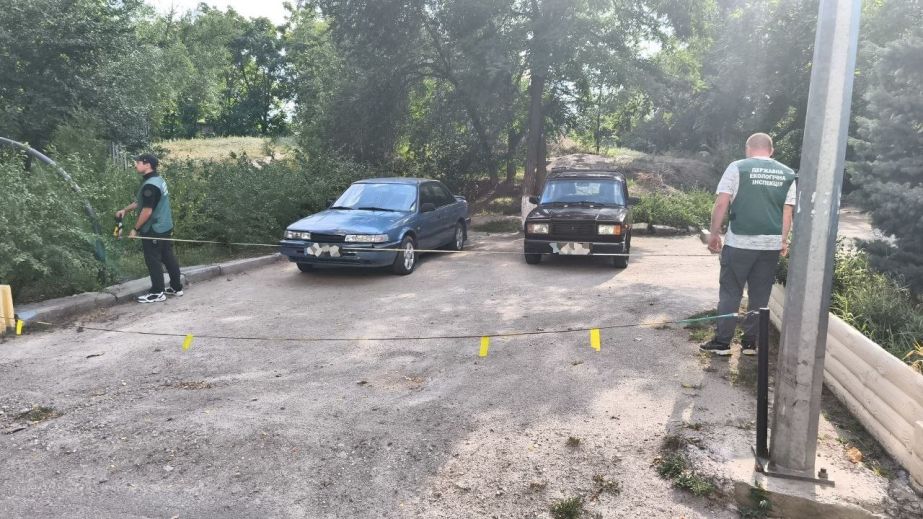 Незаконну автостоянку виявили екоінспектори у Запоріжжі
