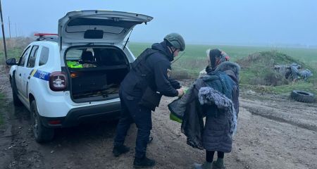 Группу из 15 человек эвакуировали полицейские на Запорожье